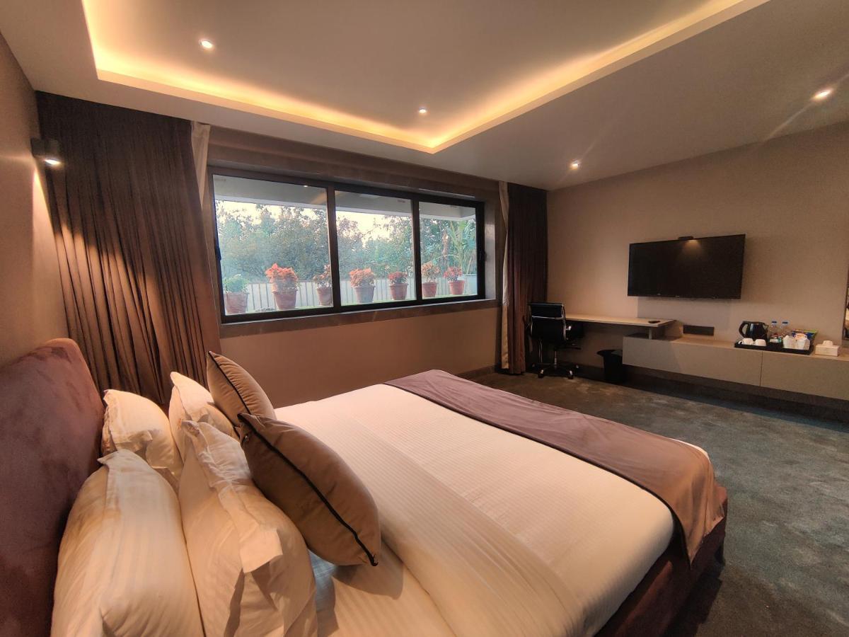 Leela Resort, The Exotic Boutique Hotel - Pure Veg Mahābaleshwar Extérieur photo