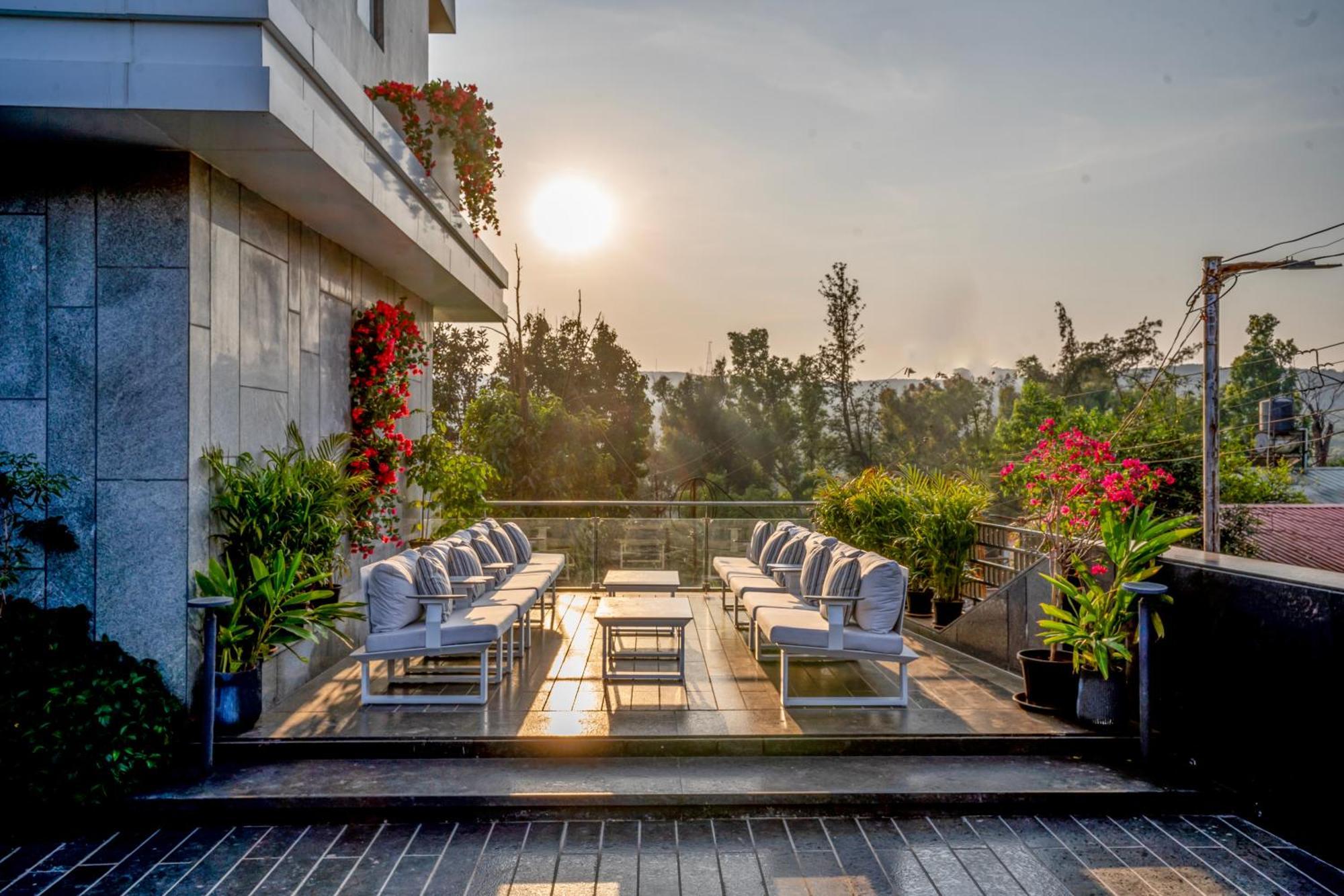Leela Resort, The Exotic Boutique Hotel - Pure Veg Mahābaleshwar Extérieur photo