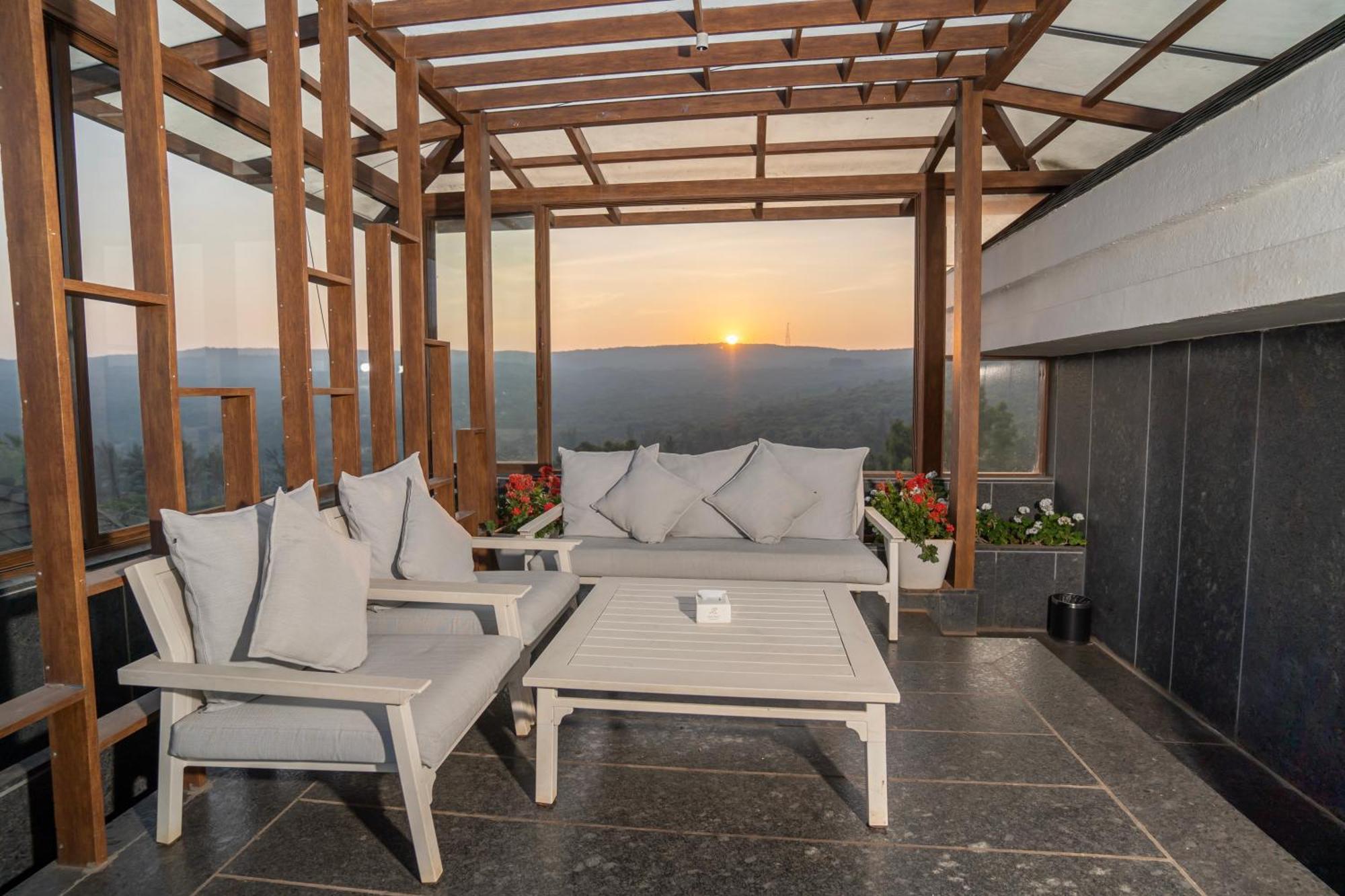 Leela Resort, The Exotic Boutique Hotel - Pure Veg Mahābaleshwar Extérieur photo