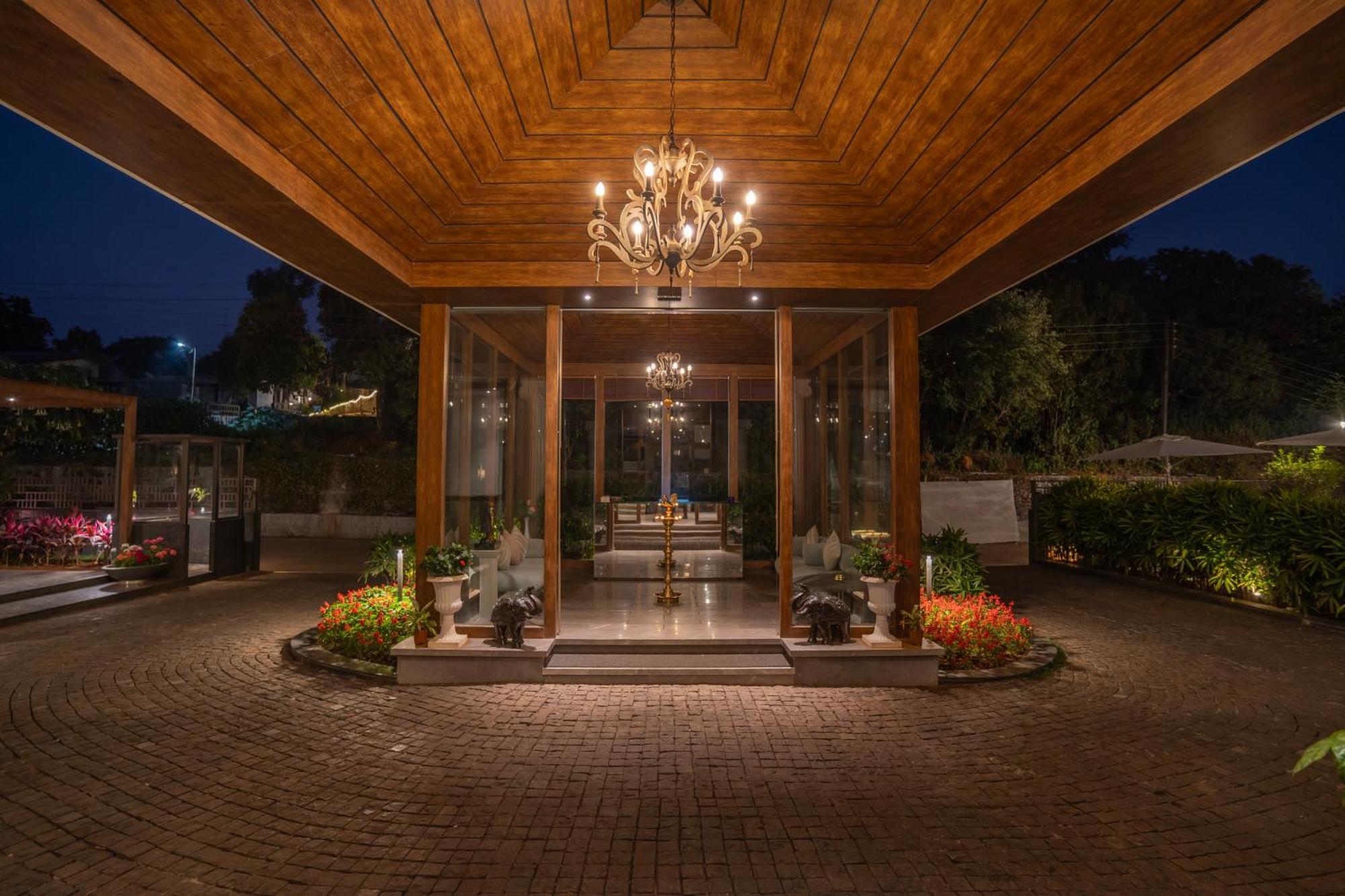 Leela Resort, The Exotic Boutique Hotel - Pure Veg Mahābaleshwar Extérieur photo